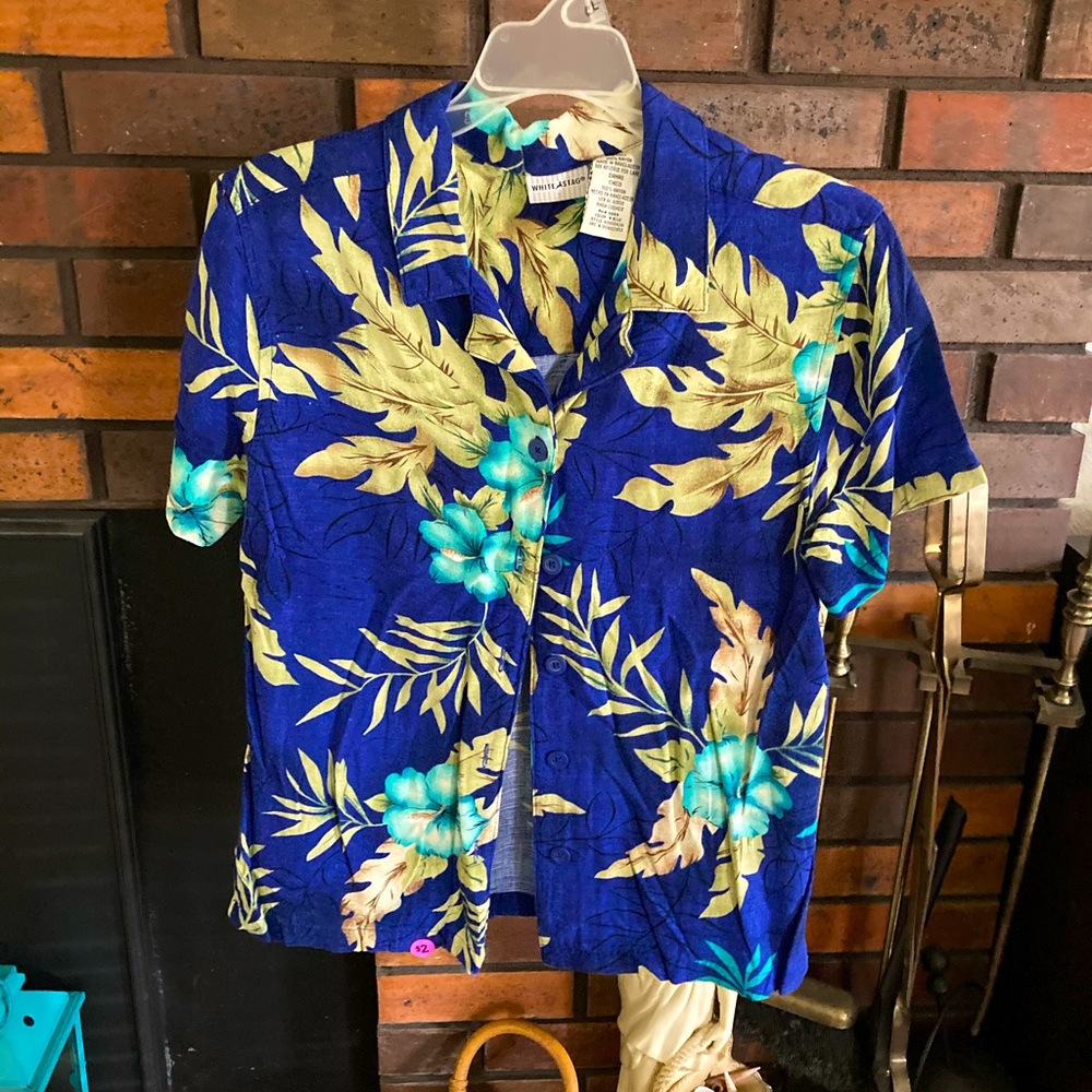 Short sleeve button down, women’s small